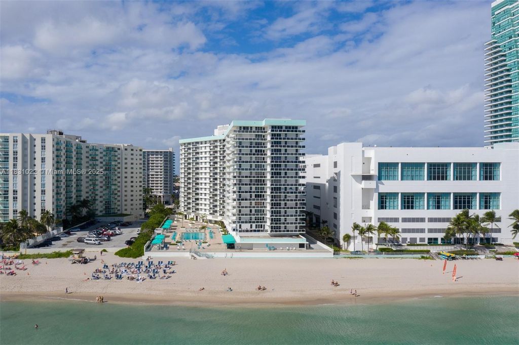 Photo of 3725 S Ocean Dr #1514, Hollywood, FL 33019 (MLS # A11831022)