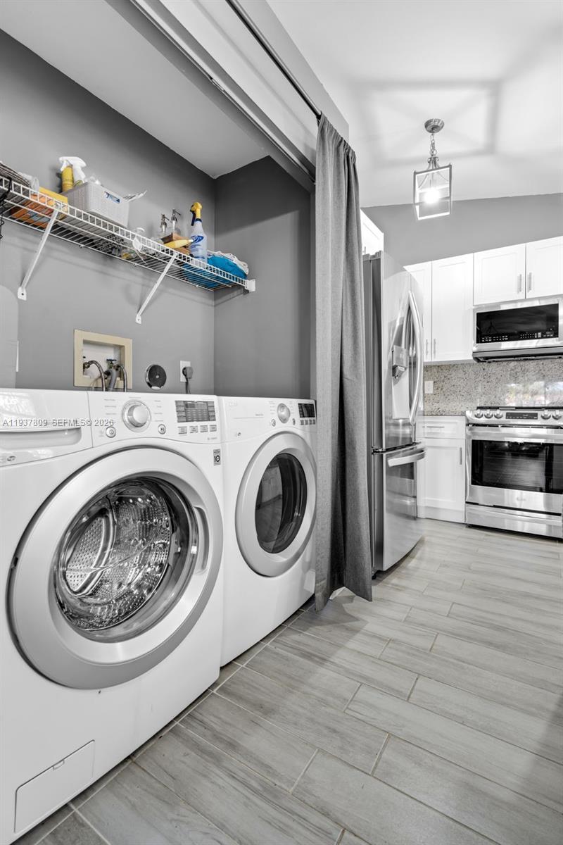 PEMBROKE POINTE - Residential