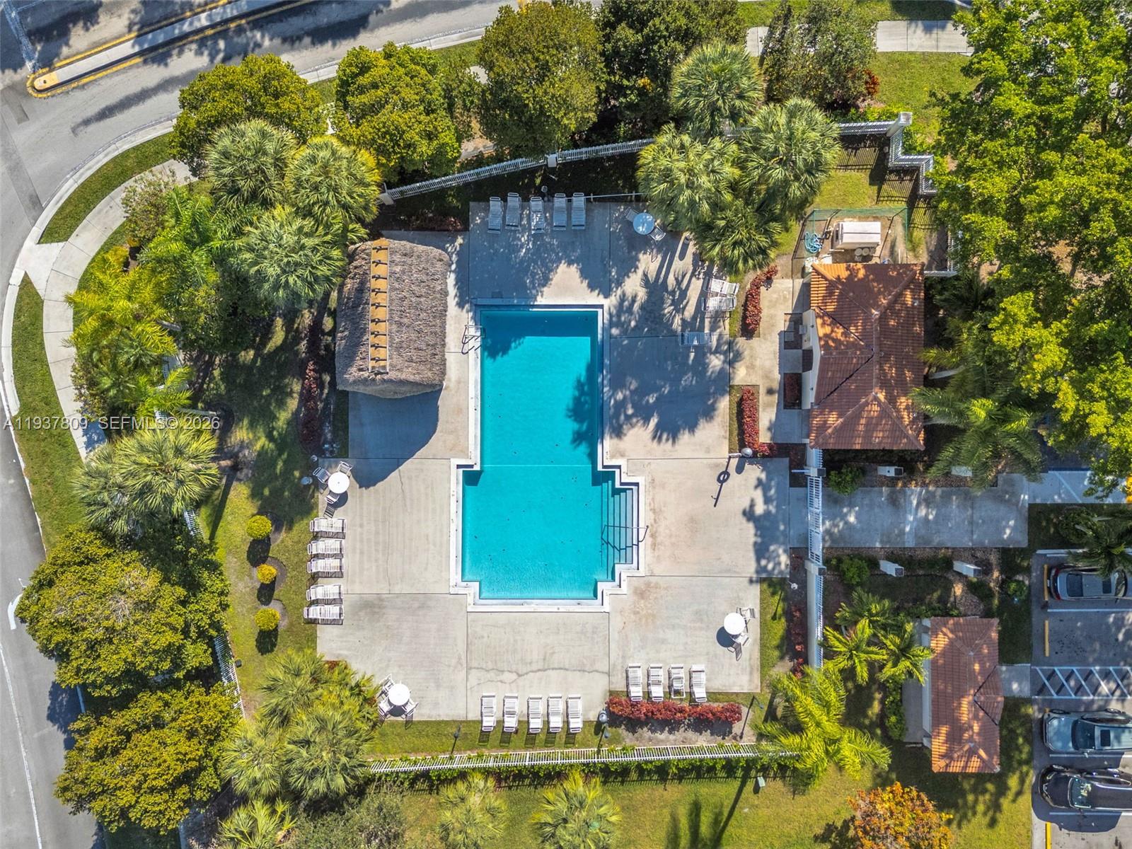 PEMBROKE POINTE - Residential