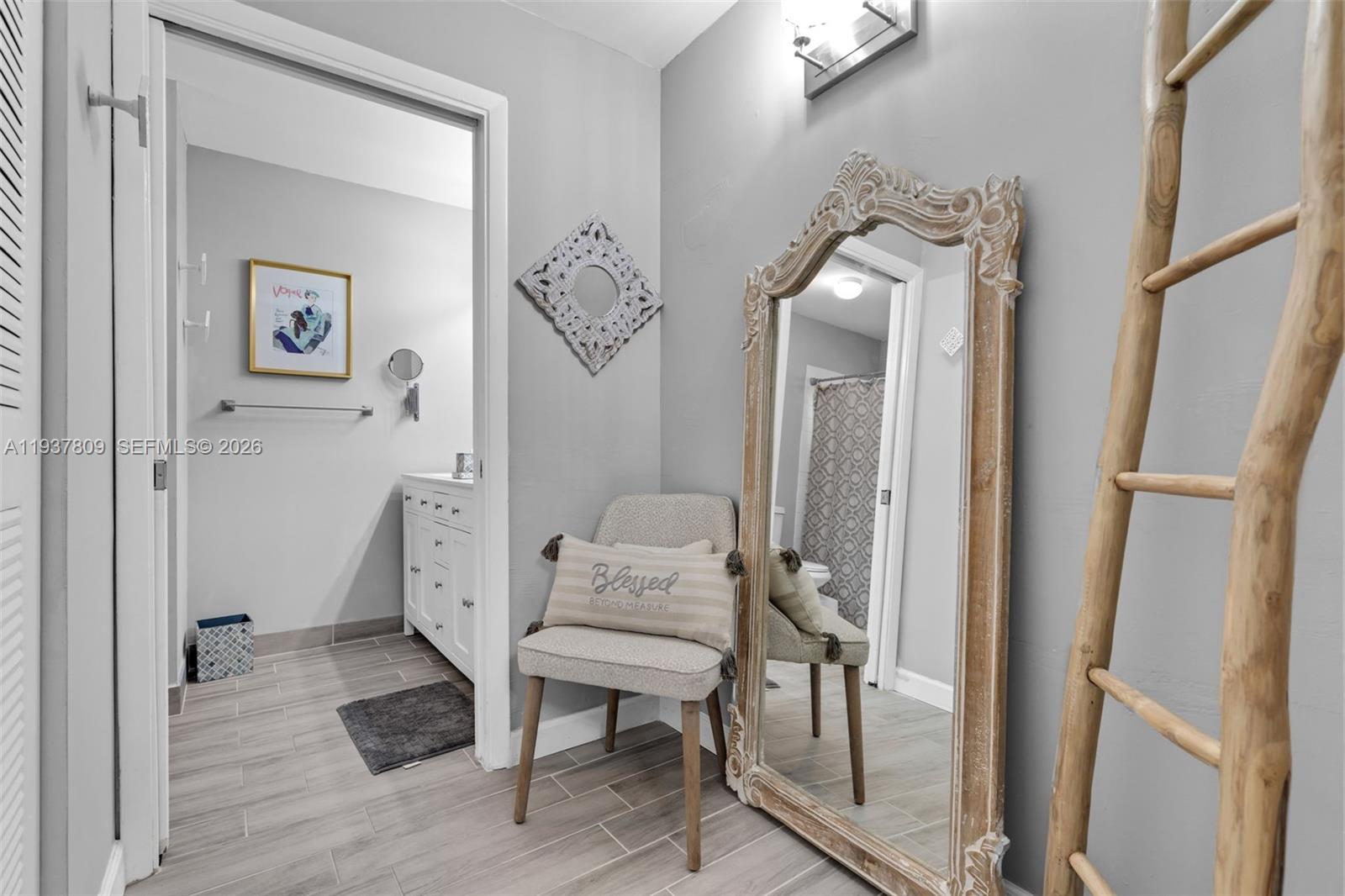 PEMBROKE POINTE - Residential