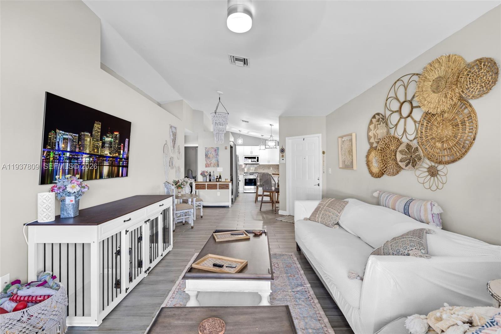 PEMBROKE POINTE - Residential