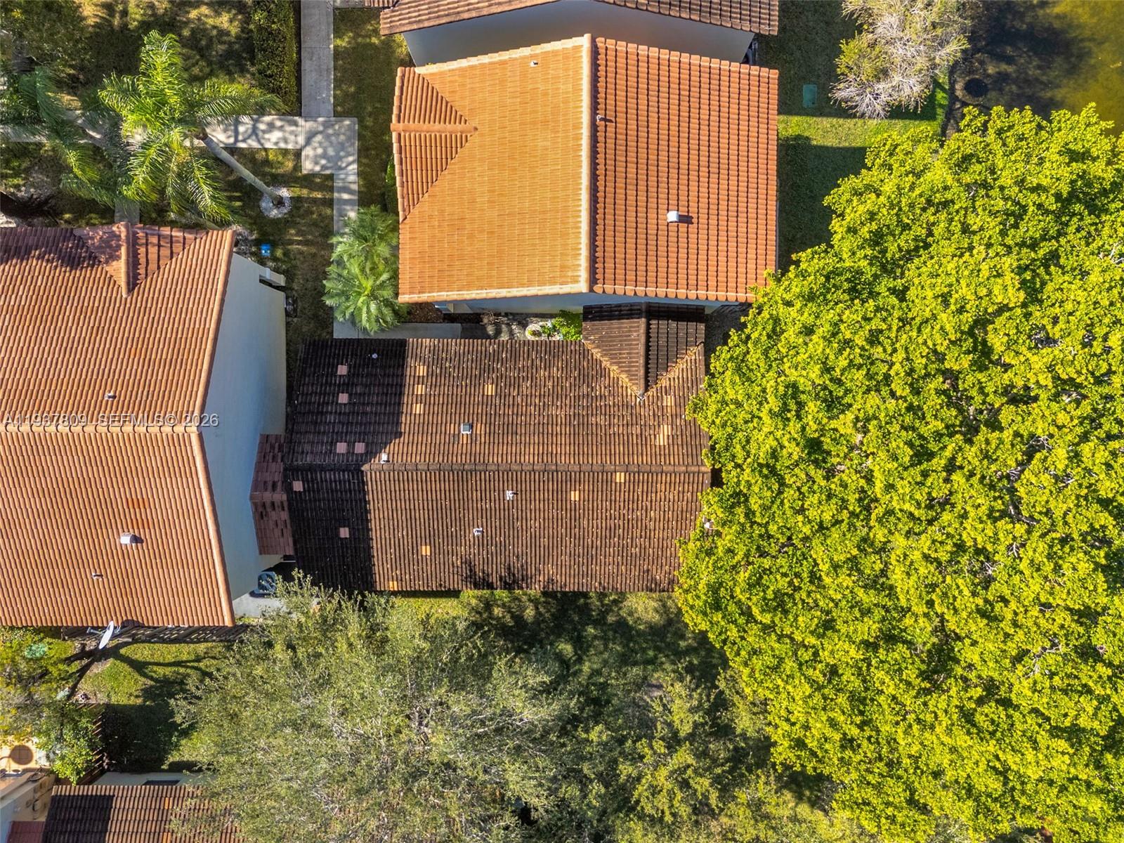 PEMBROKE POINTE - Residential