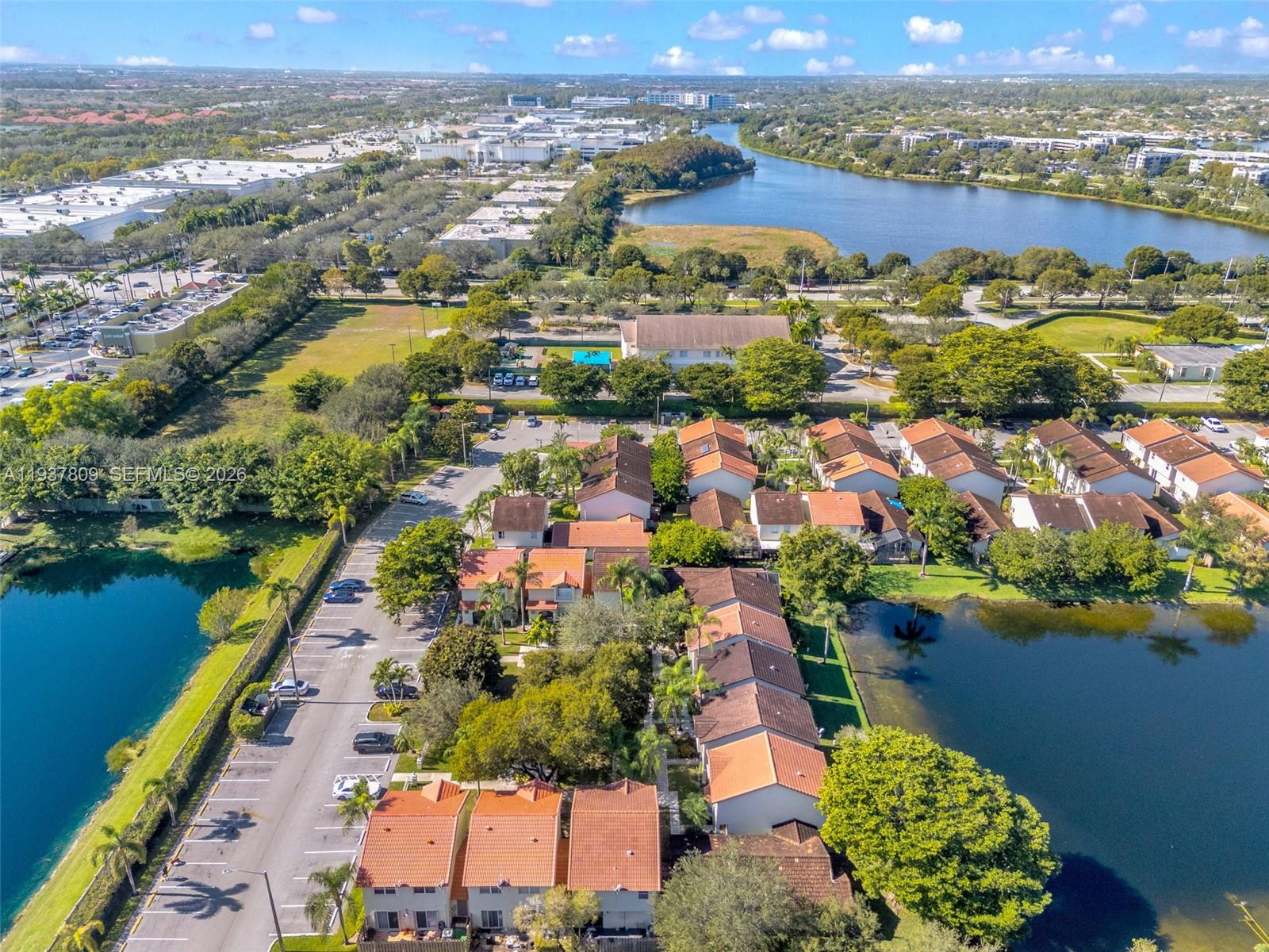 PEMBROKE POINTE - Residential
