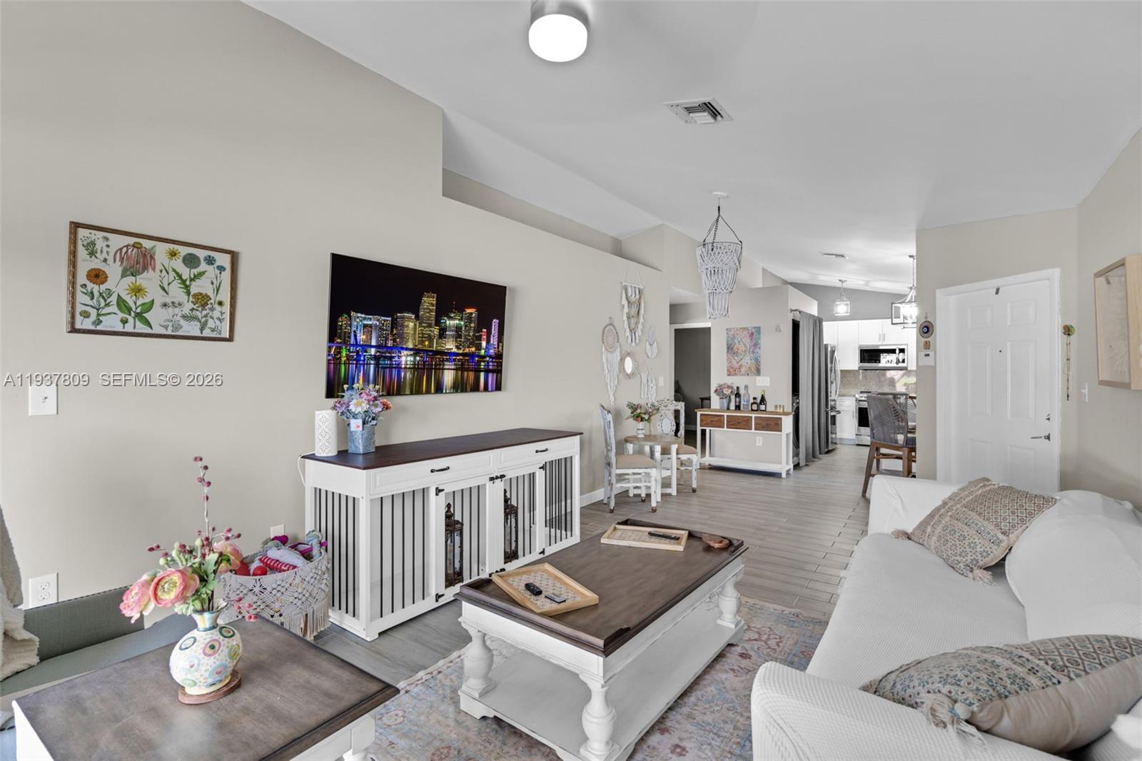 PEMBROKE POINTE - Residential