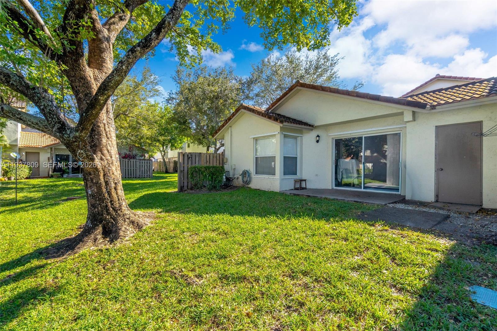 PEMBROKE POINTE - Residential