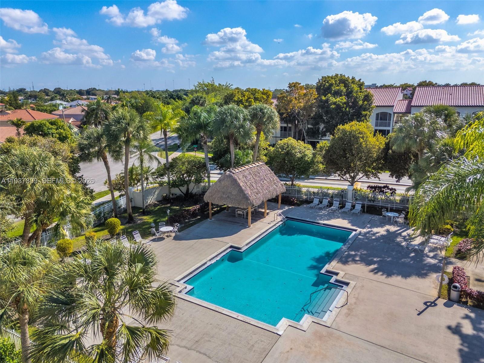 PEMBROKE POINTE - Residential