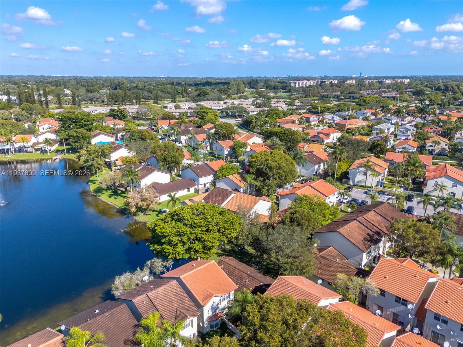 PEMBROKE POINTE - Residential