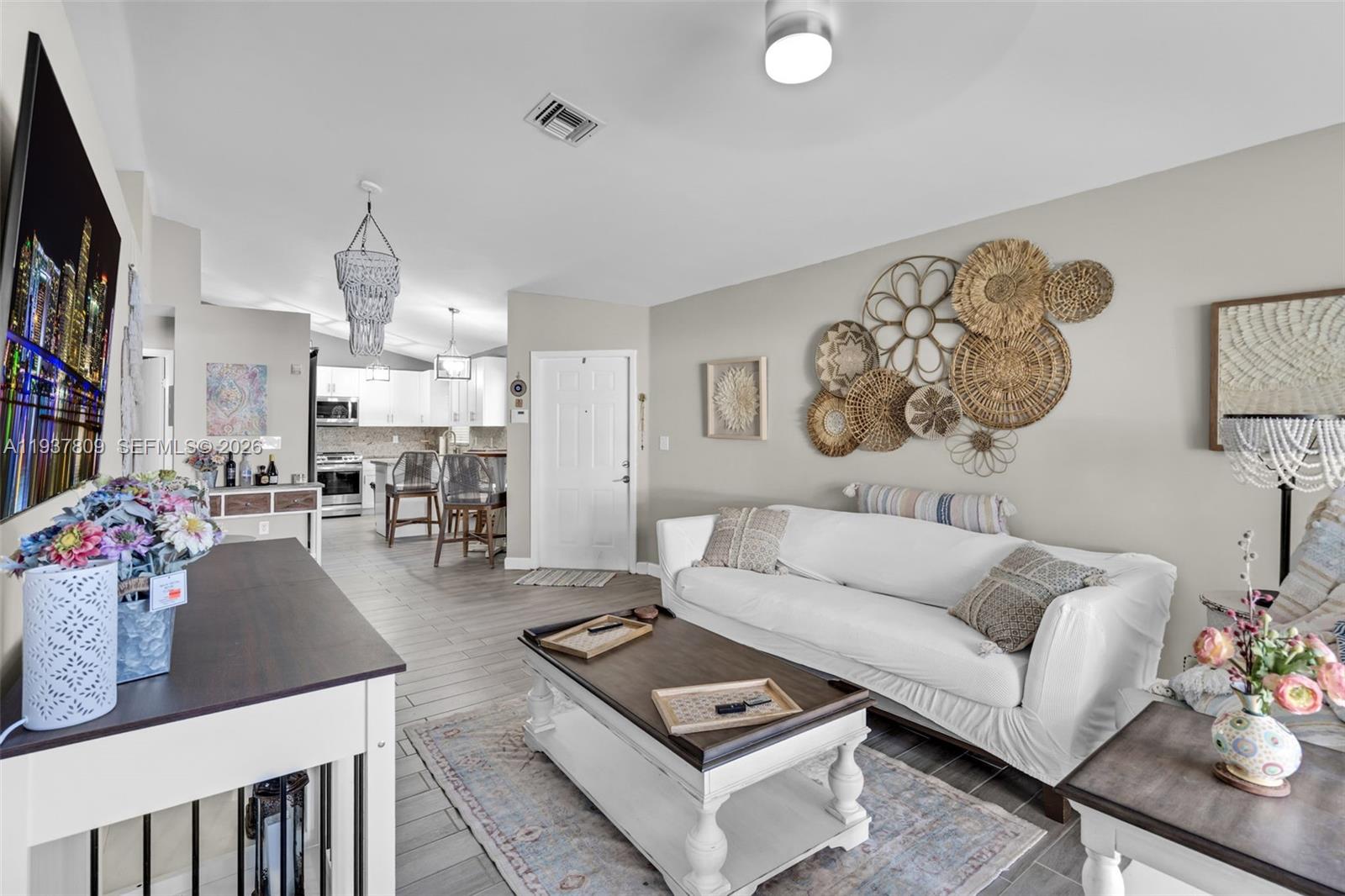 PEMBROKE POINTE - Residential