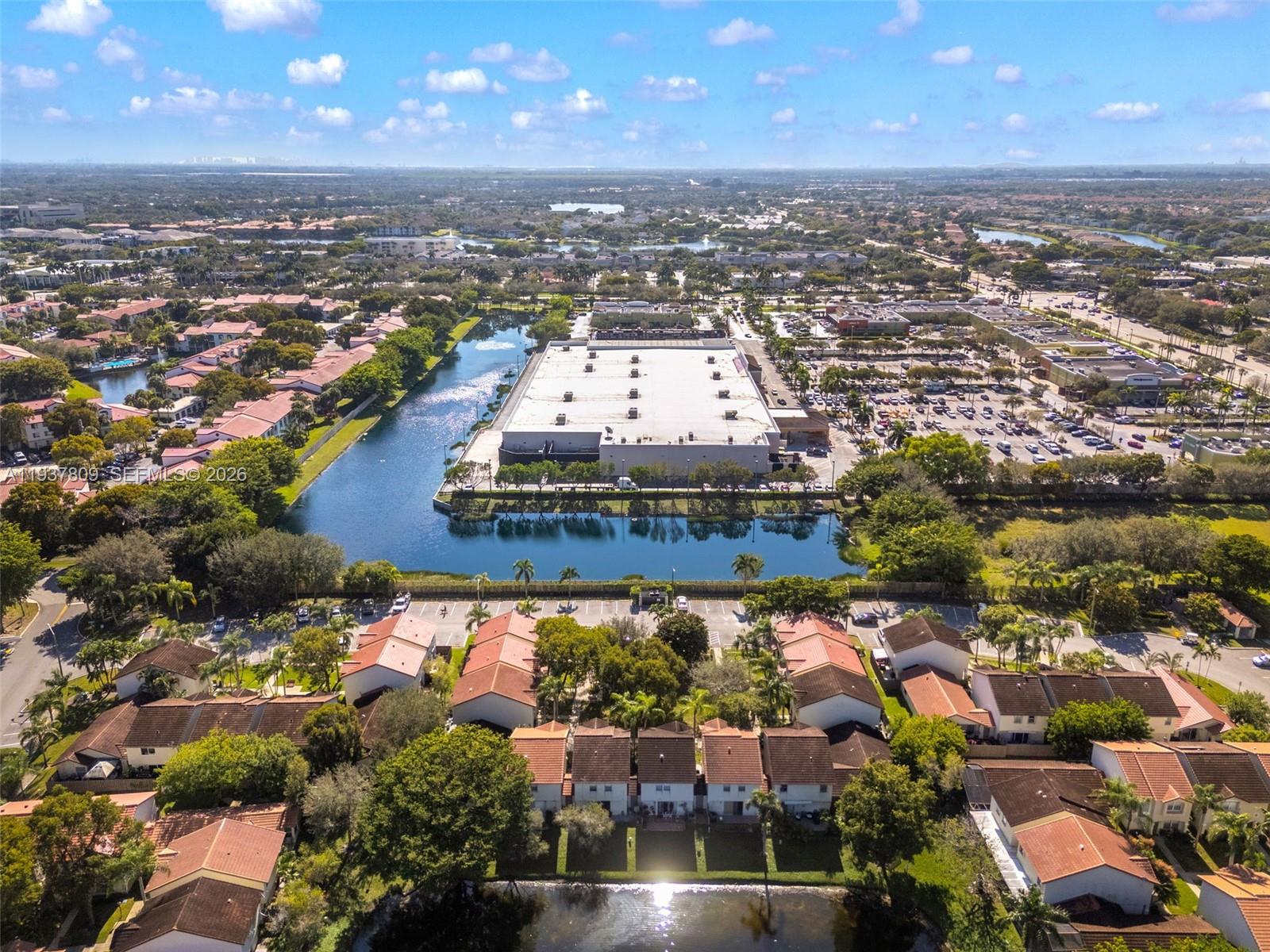 PEMBROKE POINTE - Residential