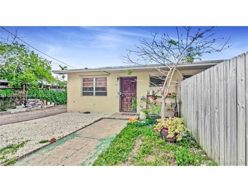 2380 NW 26th St, Miami, FL, 33142/$825,000 3 2380 NW 26th St