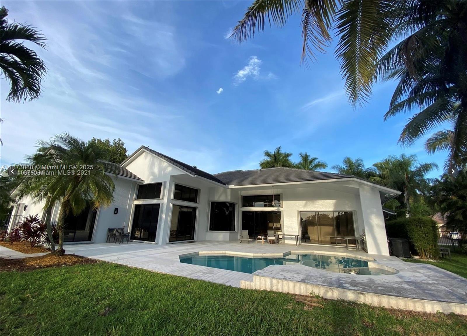 Lakefront Beauty in Weston Hills. Fully Furnished!
Spectacular 5 bed + office, 4.5 bath home with open 3-way split layout. Features a remodeled kitchen with Gaggenau appliances, office by Wolf in the Woods, updated baths, crown molding, new roof & A/C units, and central vacuum.Enjoy the saltwater pool, covered patio, fenced yard with lake views, and new marble floors. Includes 3-car garage, impact doors, hurricane shutters, home theater, and more.
Fully furnished – Move-in ready!