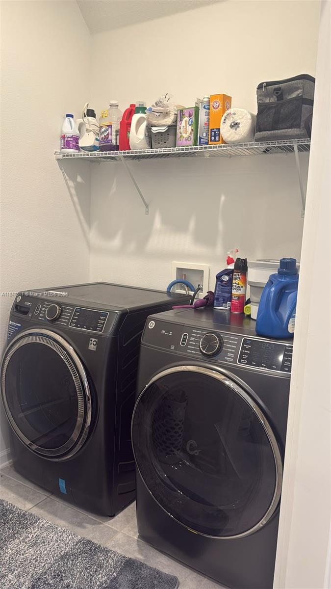 STOREY CREEK - Residential