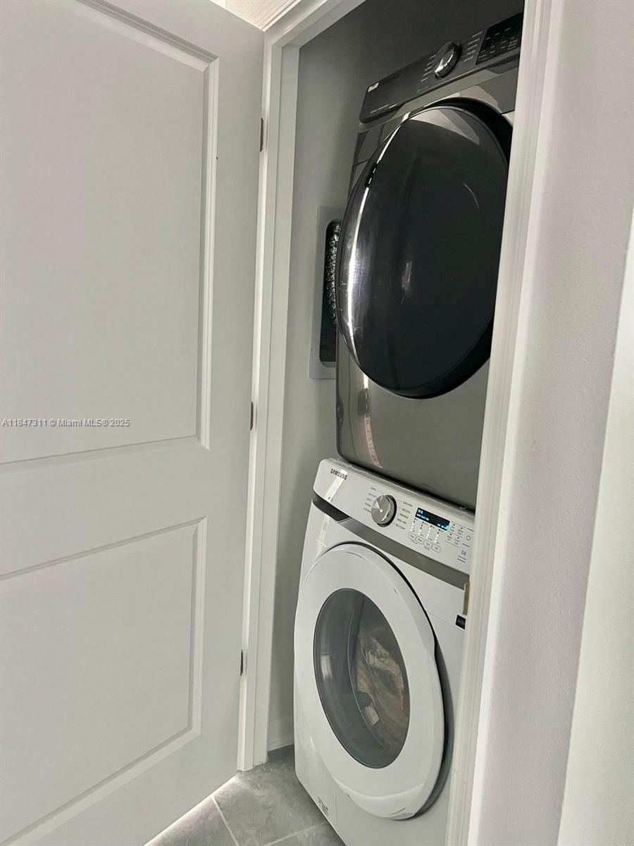 STOREY CREEK - Residential