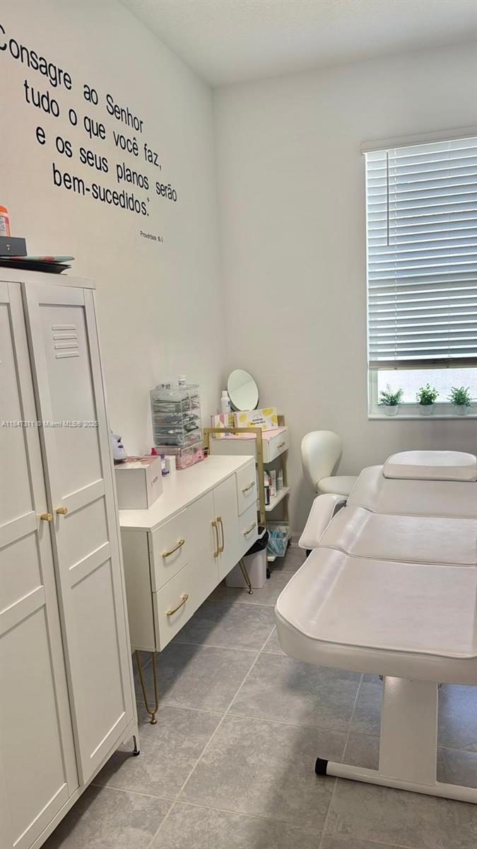 STOREY CREEK - Residential