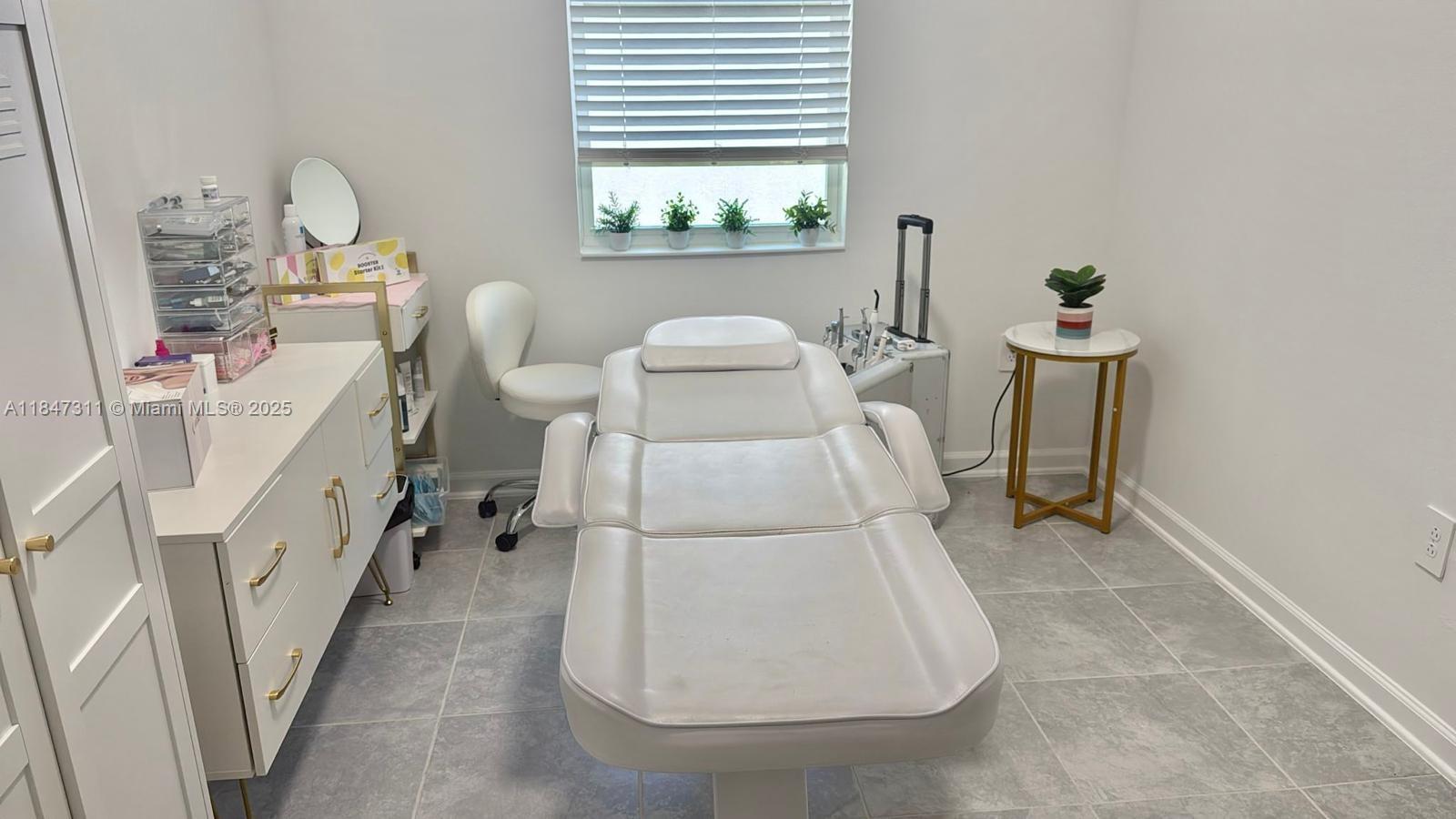 STOREY CREEK - Residential