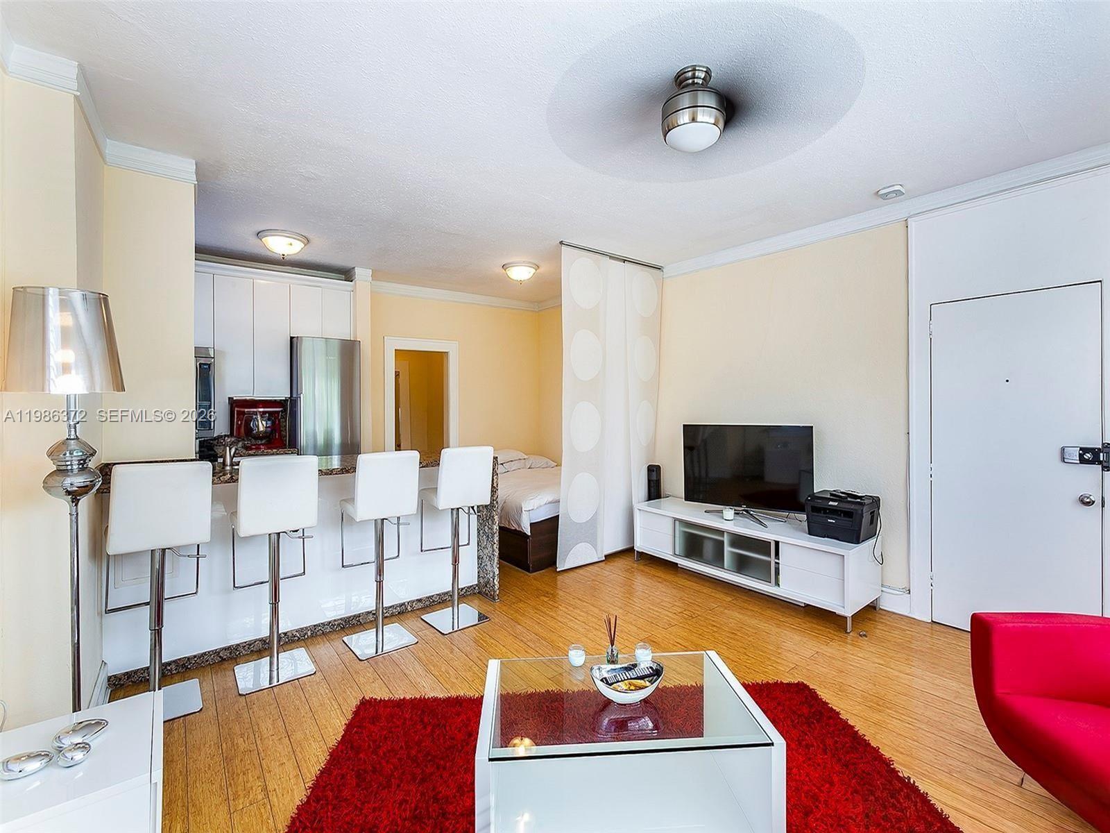 1611 Michigan Ave 10