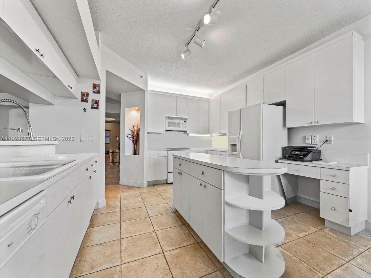 CAPTIVA CONDO B - Residential