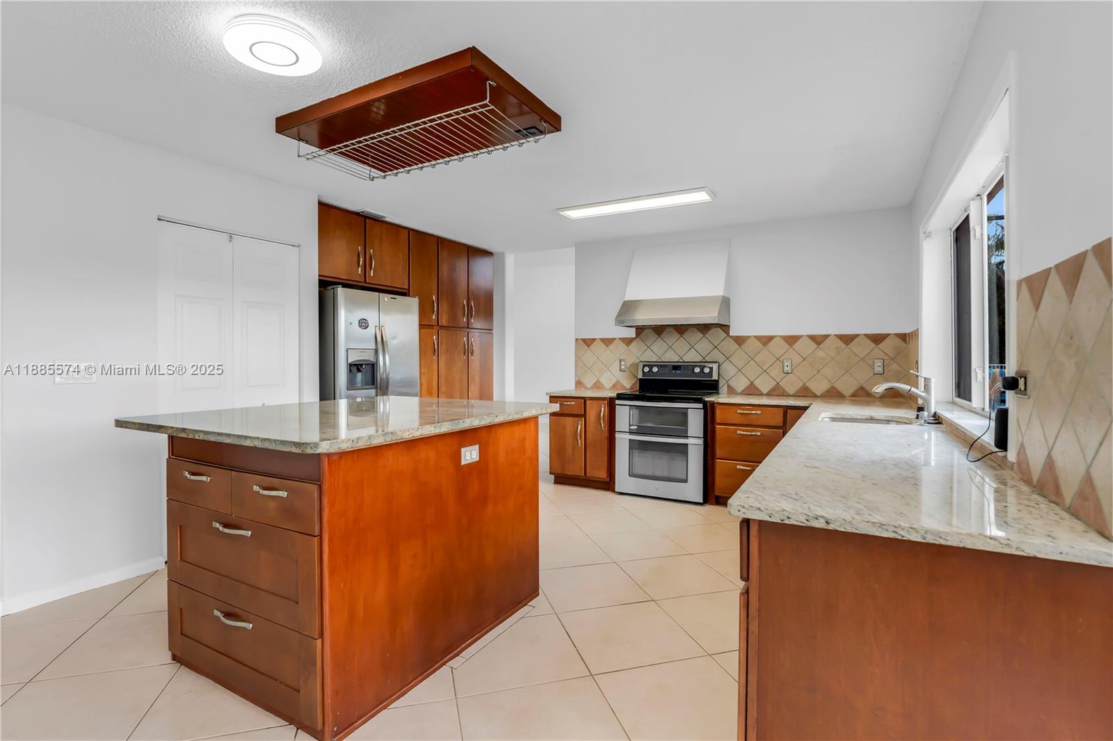 SILVER LAKES - Residential Lease
