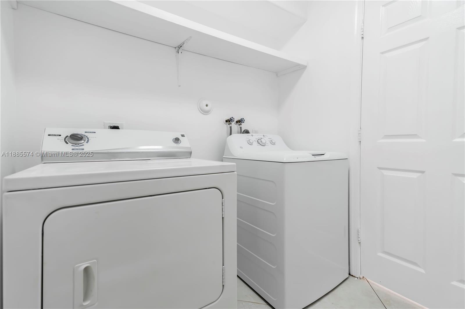 SILVER LAKES - Residential Lease
