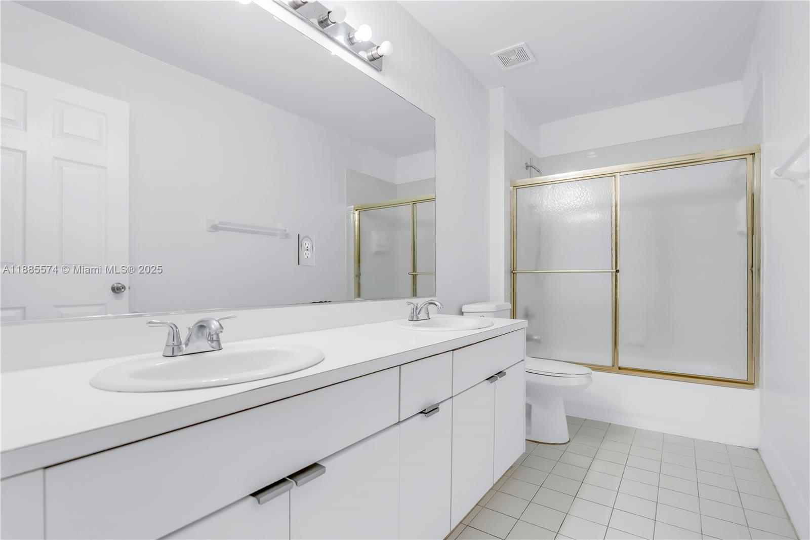 SILVER LAKES - Residential Lease