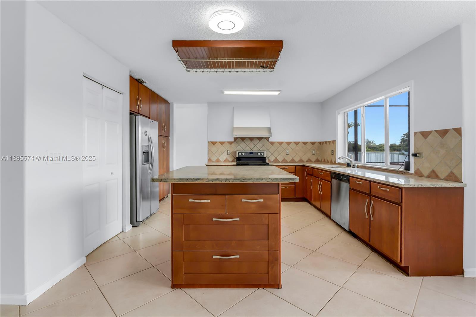SILVER LAKES - Residential Lease