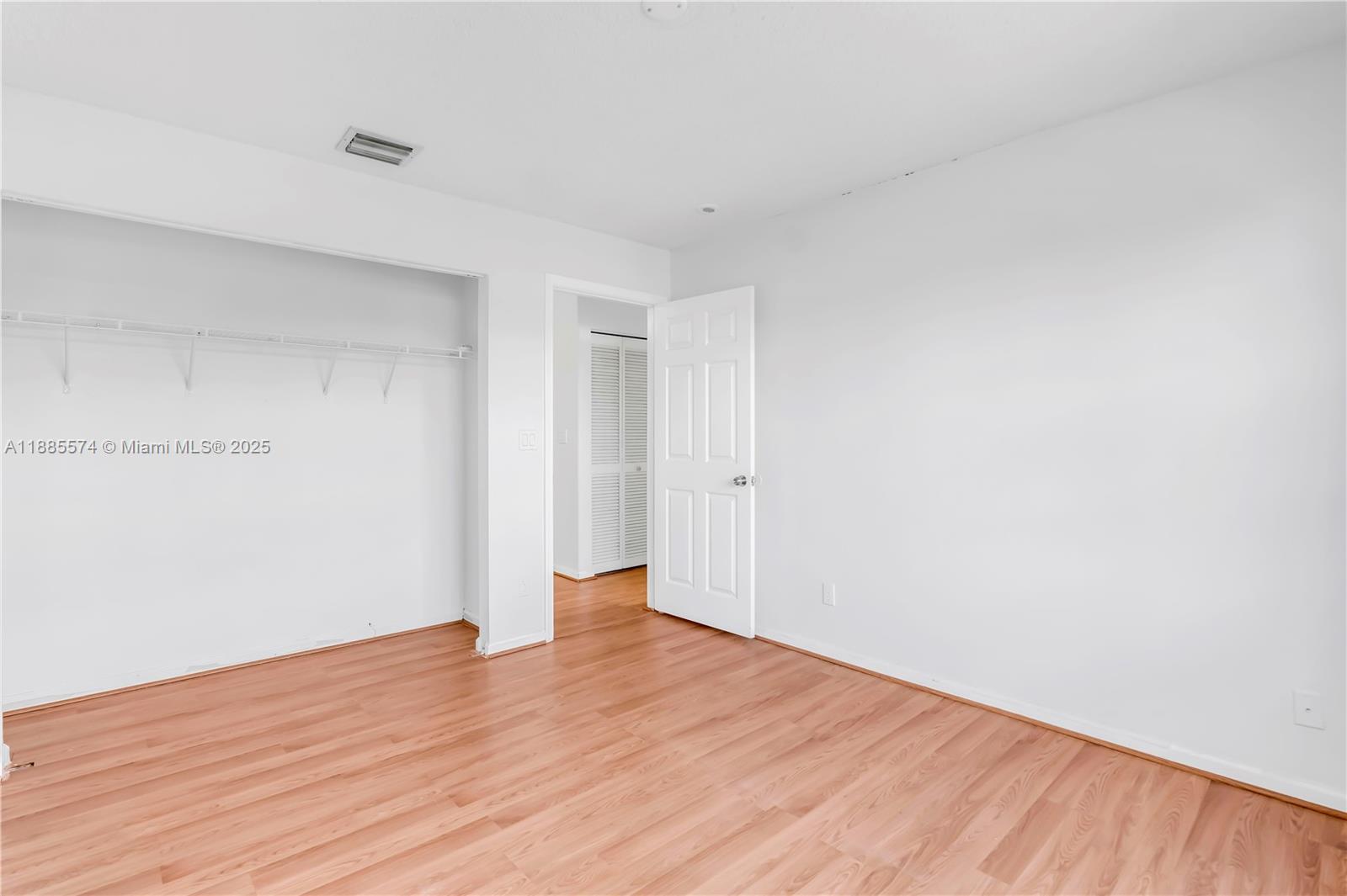 SILVER LAKES - Residential Lease