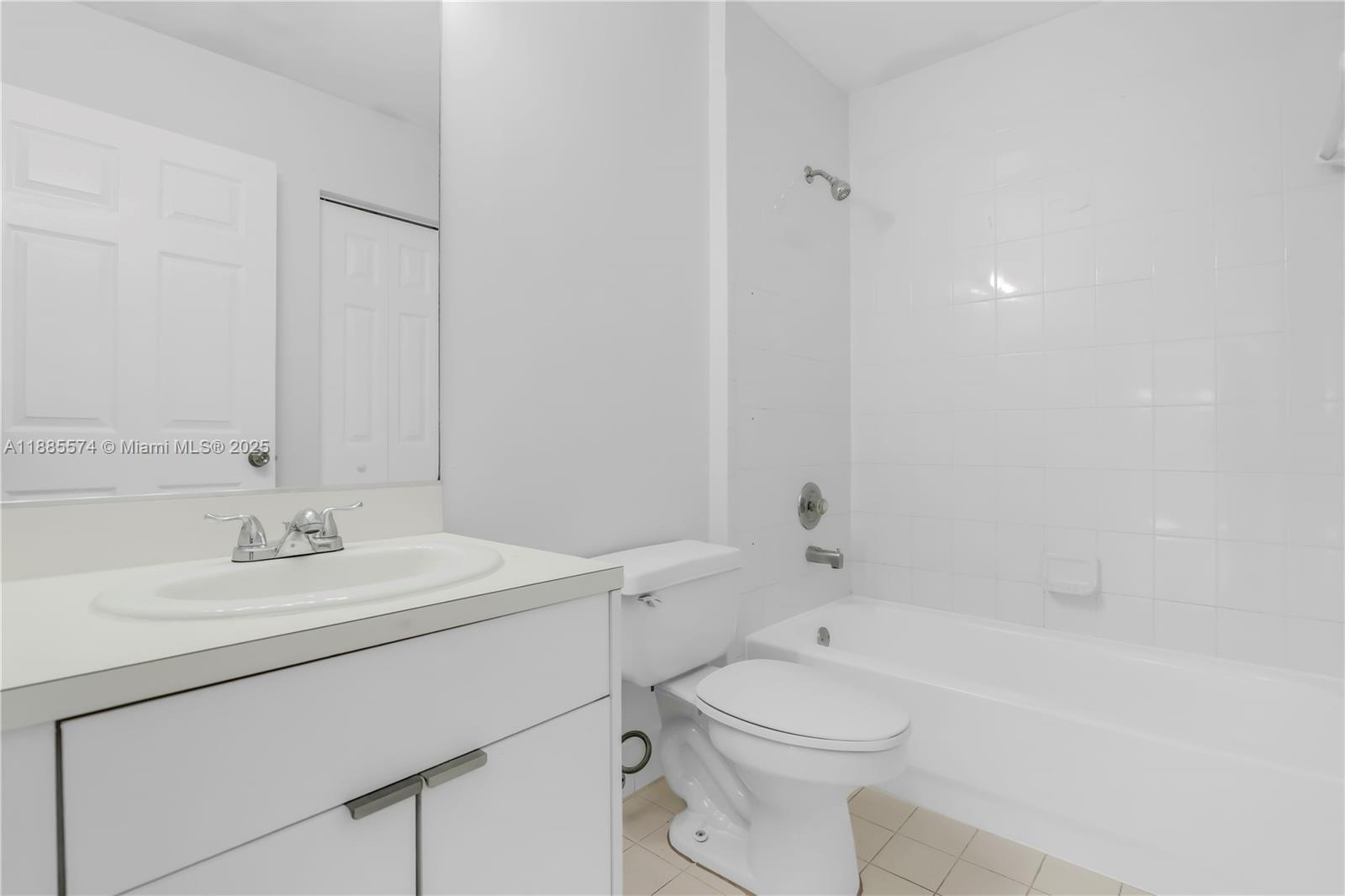 SILVER LAKES - Residential Lease
