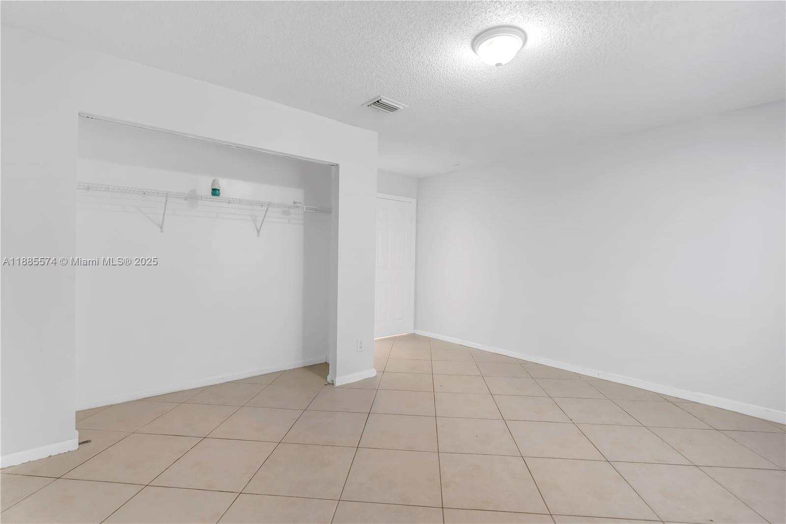 SILVER LAKES - Residential Lease