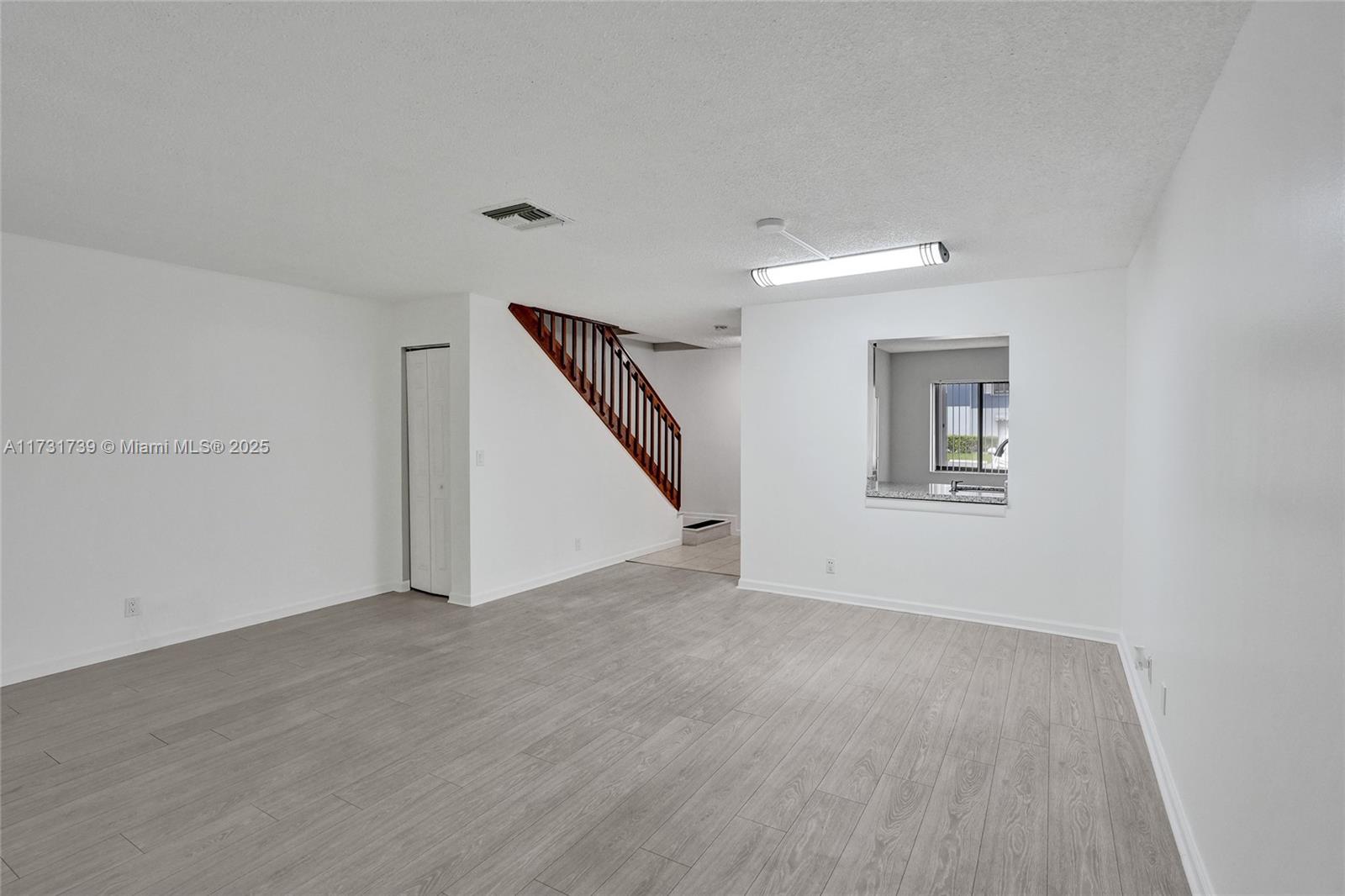 ARBOURS OF THE PALM BEACH - Residential