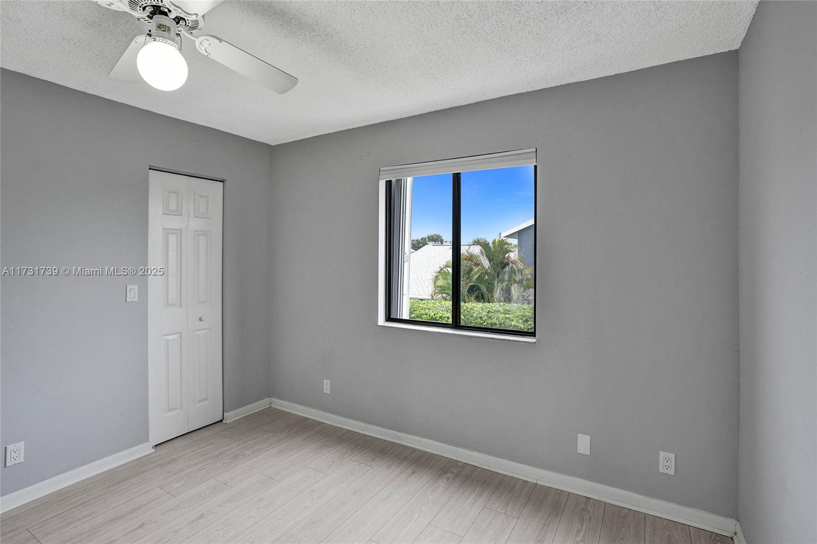 ARBOURS OF THE PALM BEACH - Residential