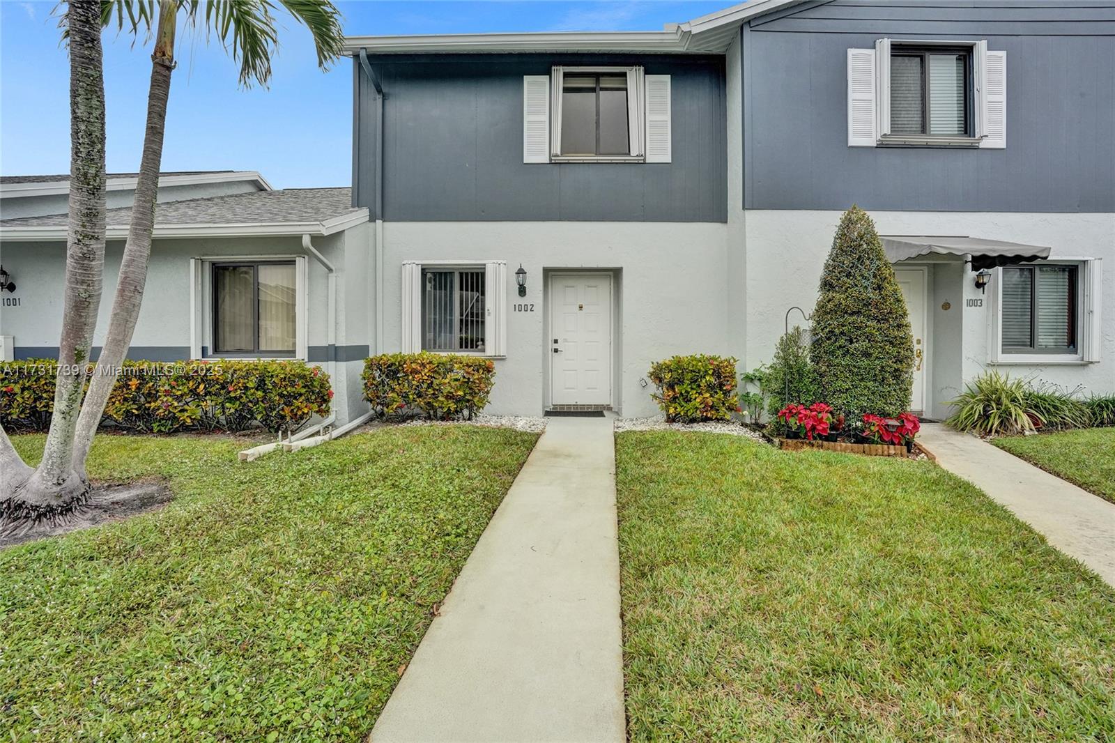 ARBOURS OF THE PALM BEACH - Residential