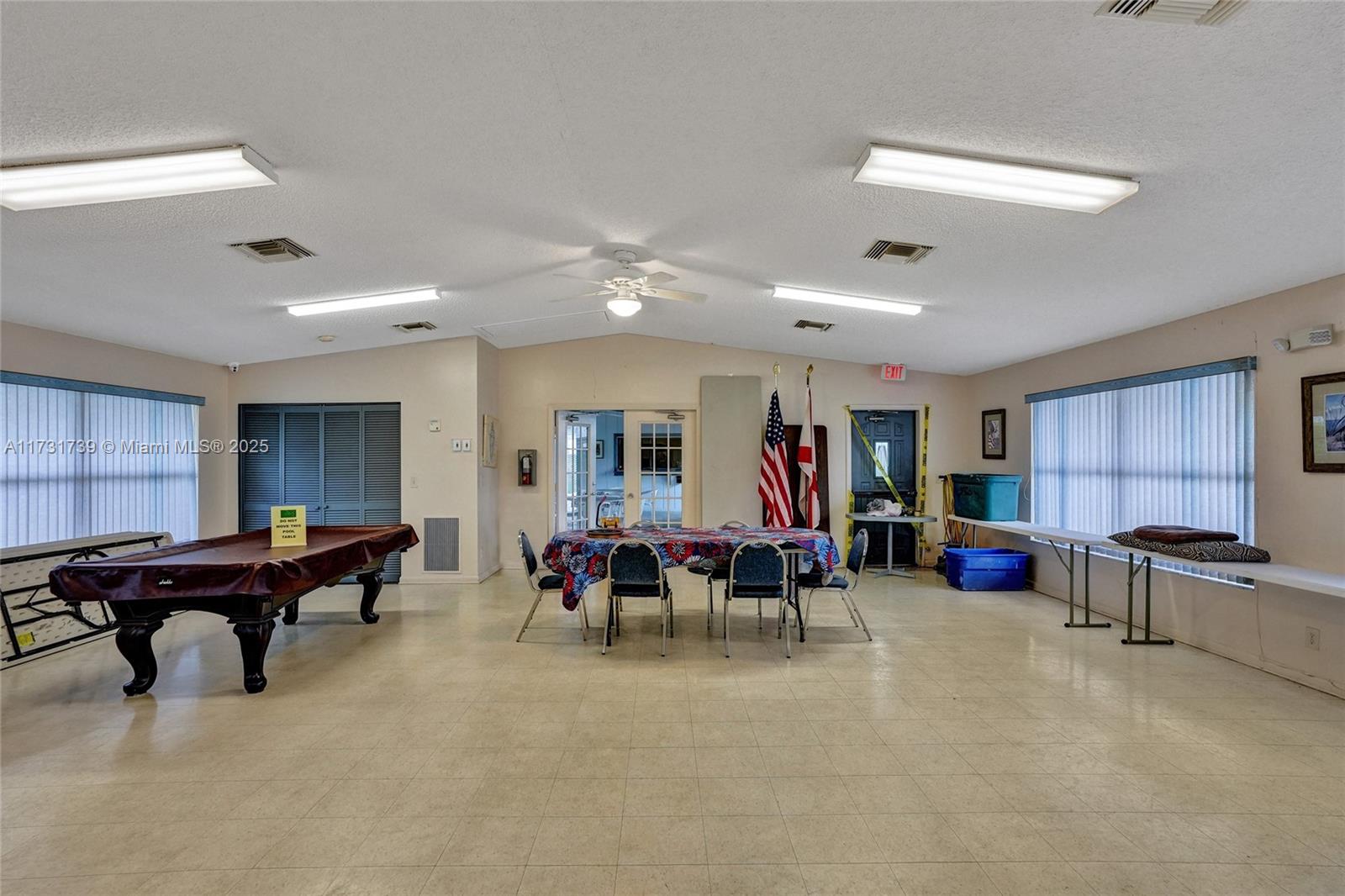 ARBOURS OF THE PALM BEACH - Residential
