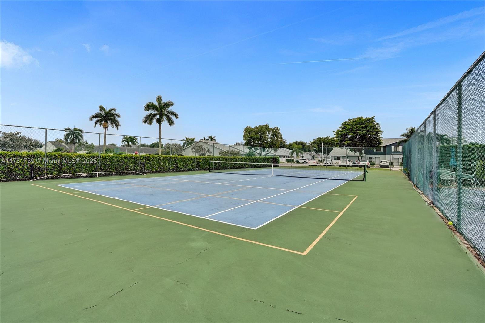 ARBOURS OF THE PALM BEACH - Residential