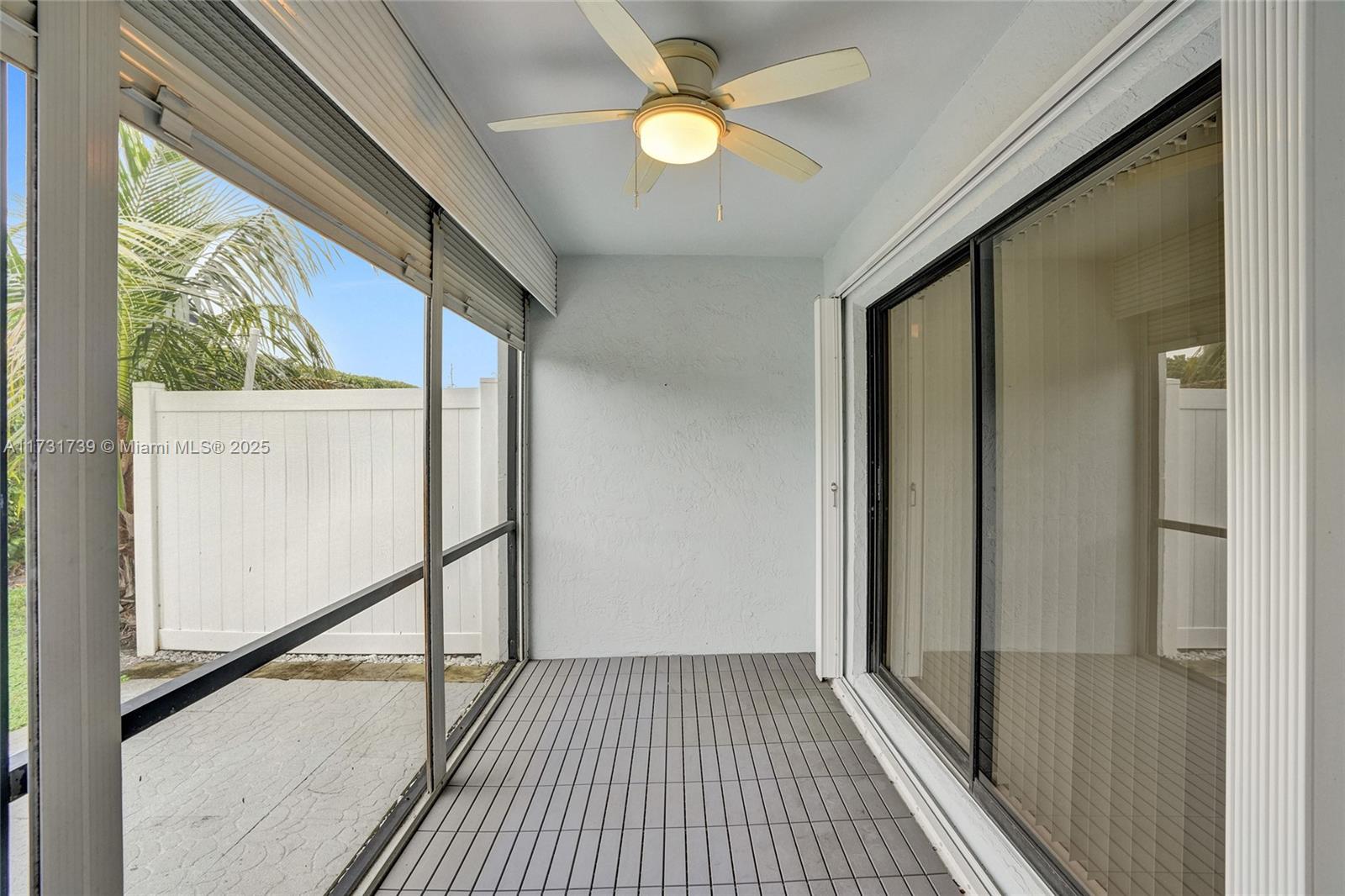 ARBOURS OF THE PALM BEACH - Residential