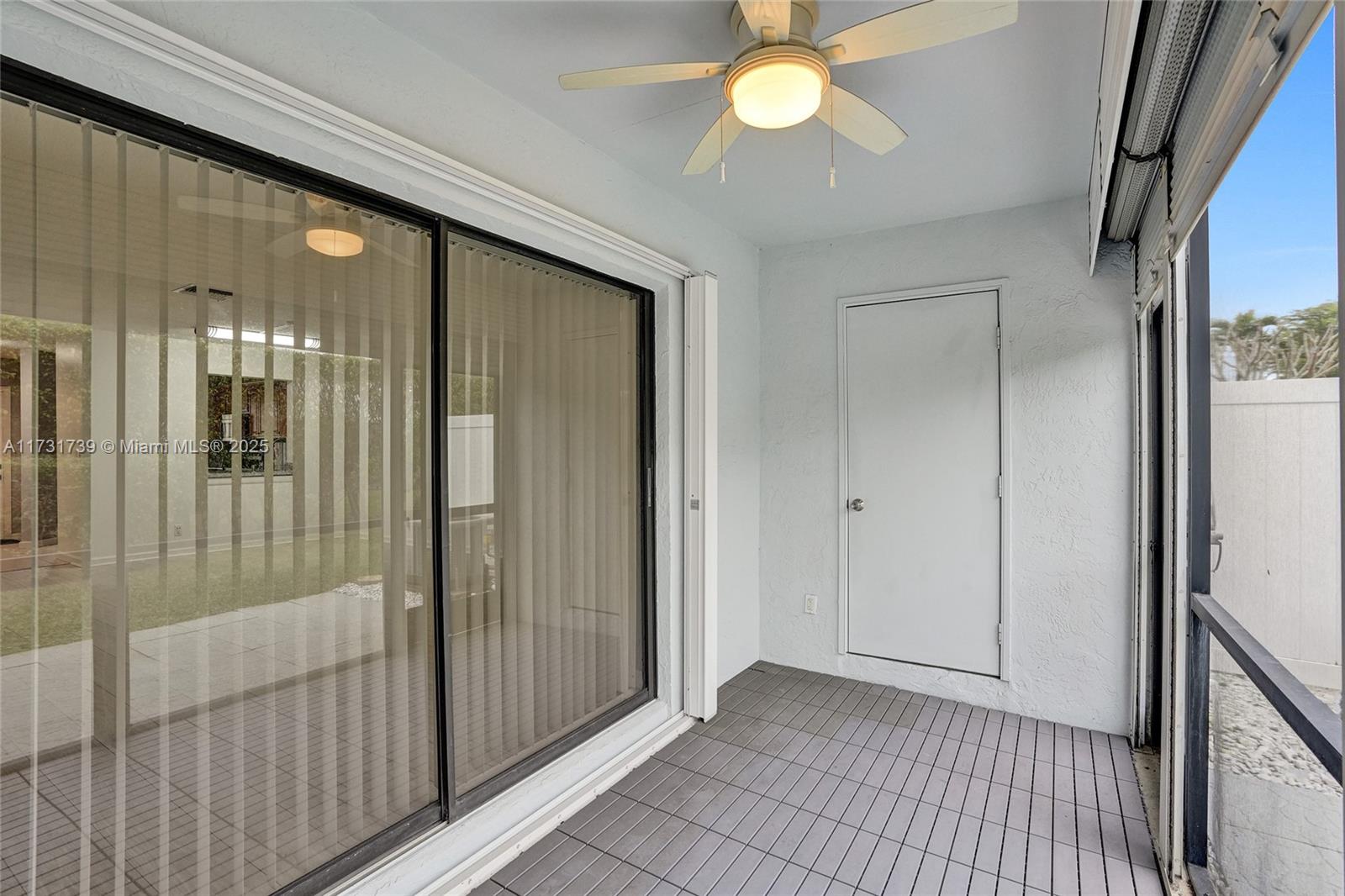 ARBOURS OF THE PALM BEACH - Residential