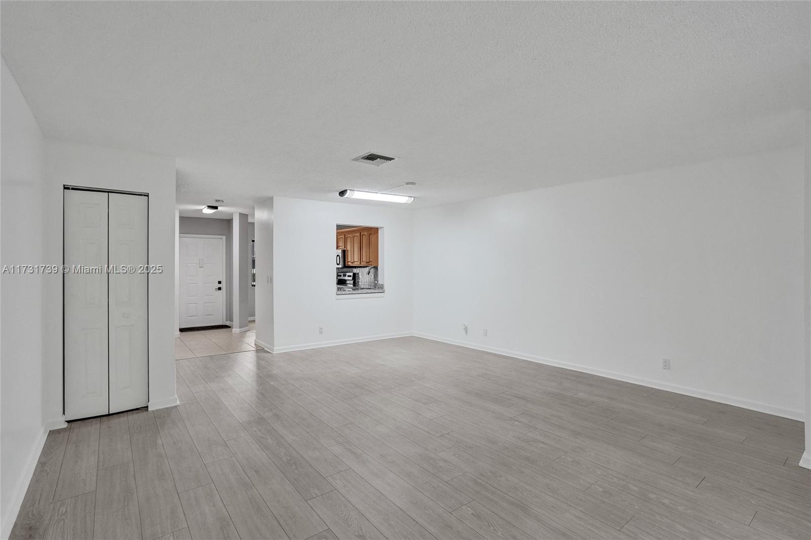 ARBOURS OF THE PALM BEACH - Residential