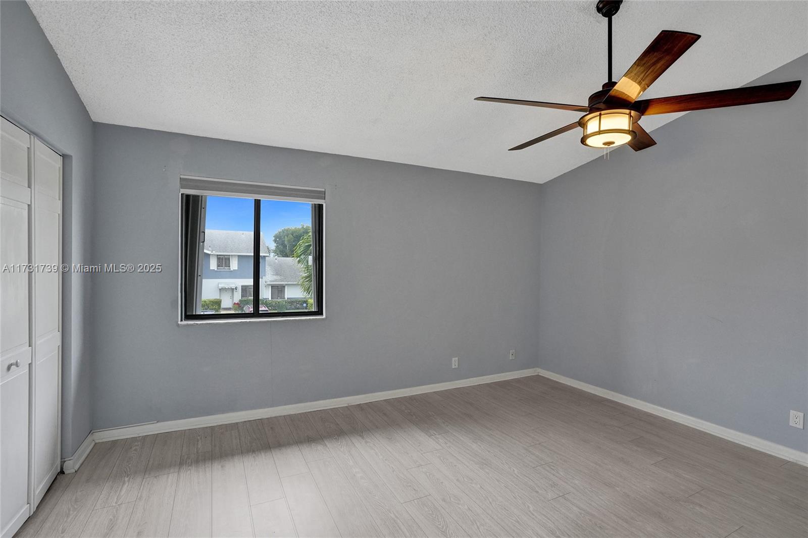 ARBOURS OF THE PALM BEACH - Residential