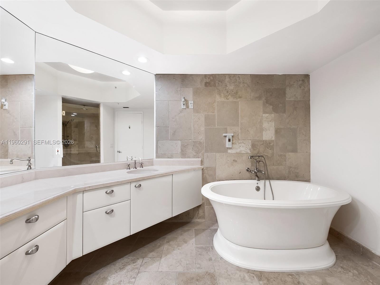 LAS OLAS RIVER HOUSE COND - Residential