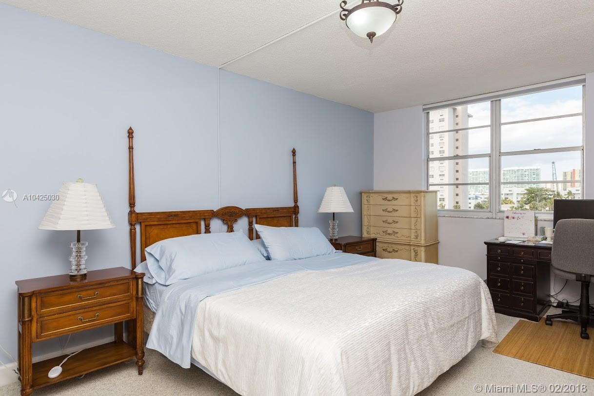 ARLEN HOUSE WEST CONDO - Residential