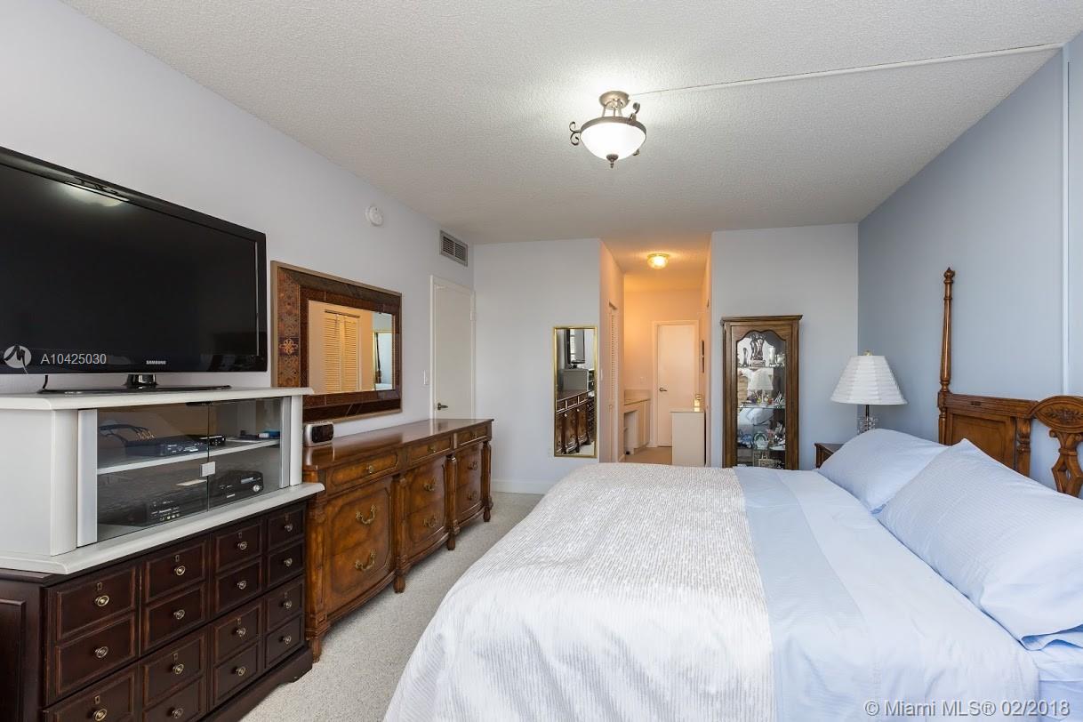 ARLEN HOUSE WEST CONDO - Residential