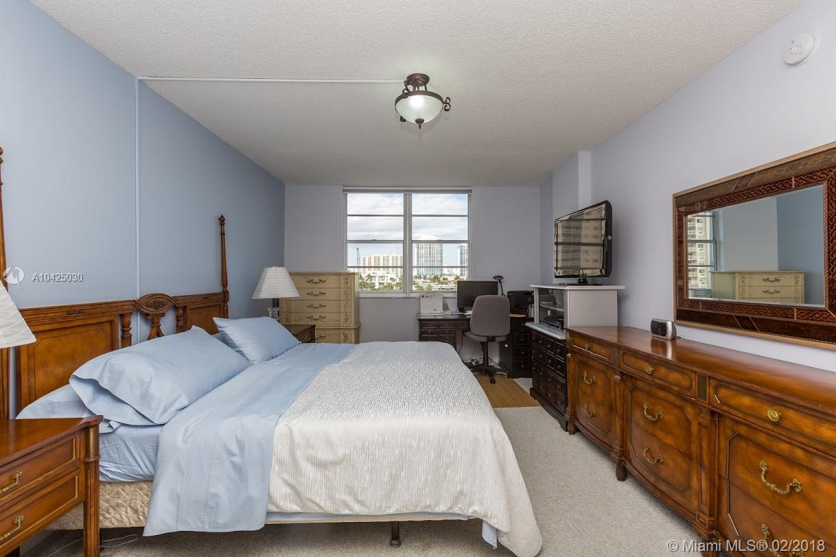 ARLEN HOUSE WEST CONDO - Residential