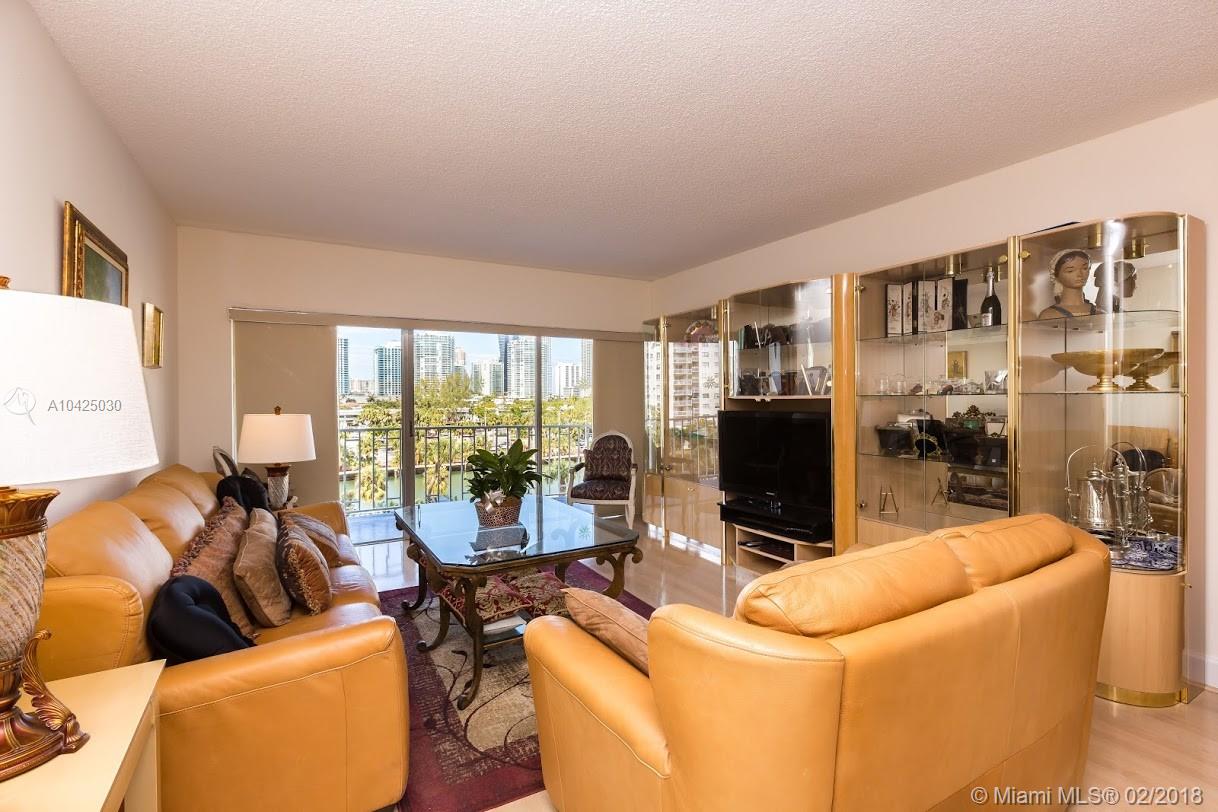 ARLEN HOUSE WEST CONDO - Residential
