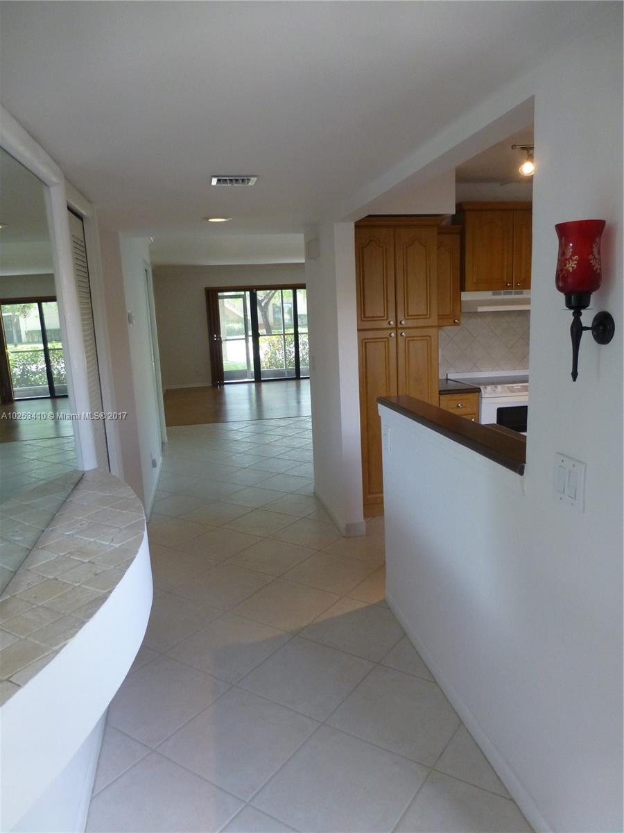 RACQUET CLUB 9 A NORTH - Residential Lease