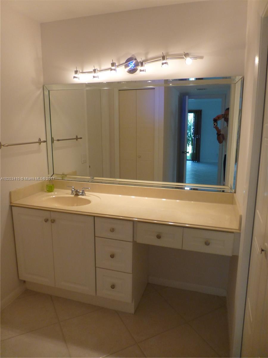 RACQUET CLUB 9 A NORTH - Residential Lease