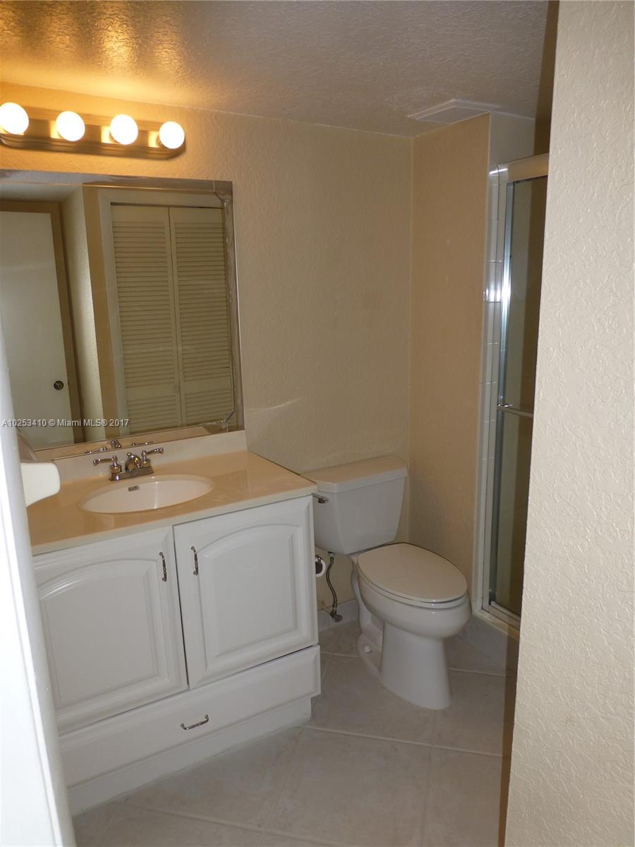 RACQUET CLUB 9 A NORTH - Residential Lease