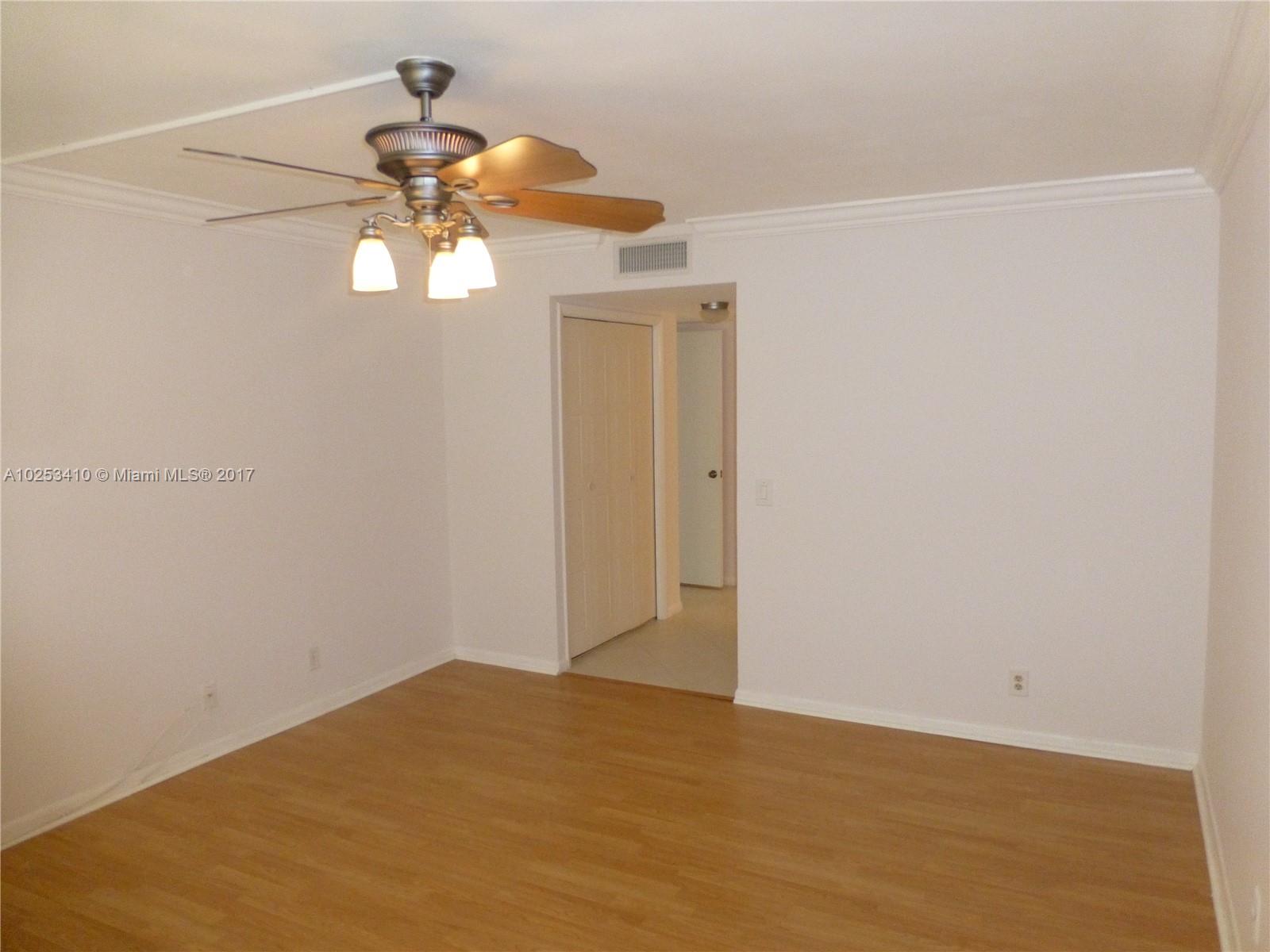 RACQUET CLUB 9 A NORTH - Residential Lease