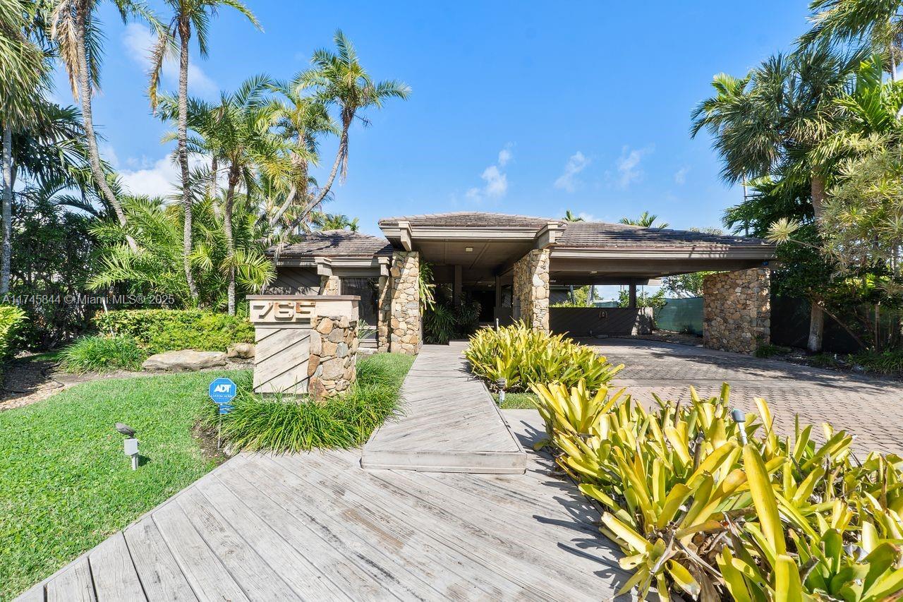 765 N Shore Dr