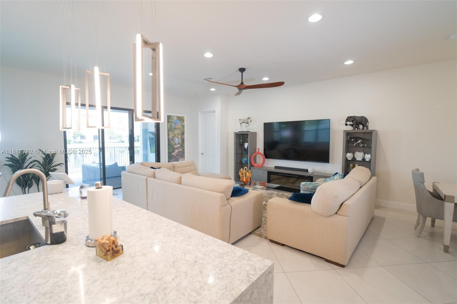 7315 Estero Dr