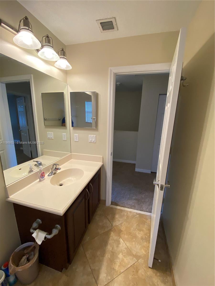 ROYAL WOODS CONDOMINIUM - Residential