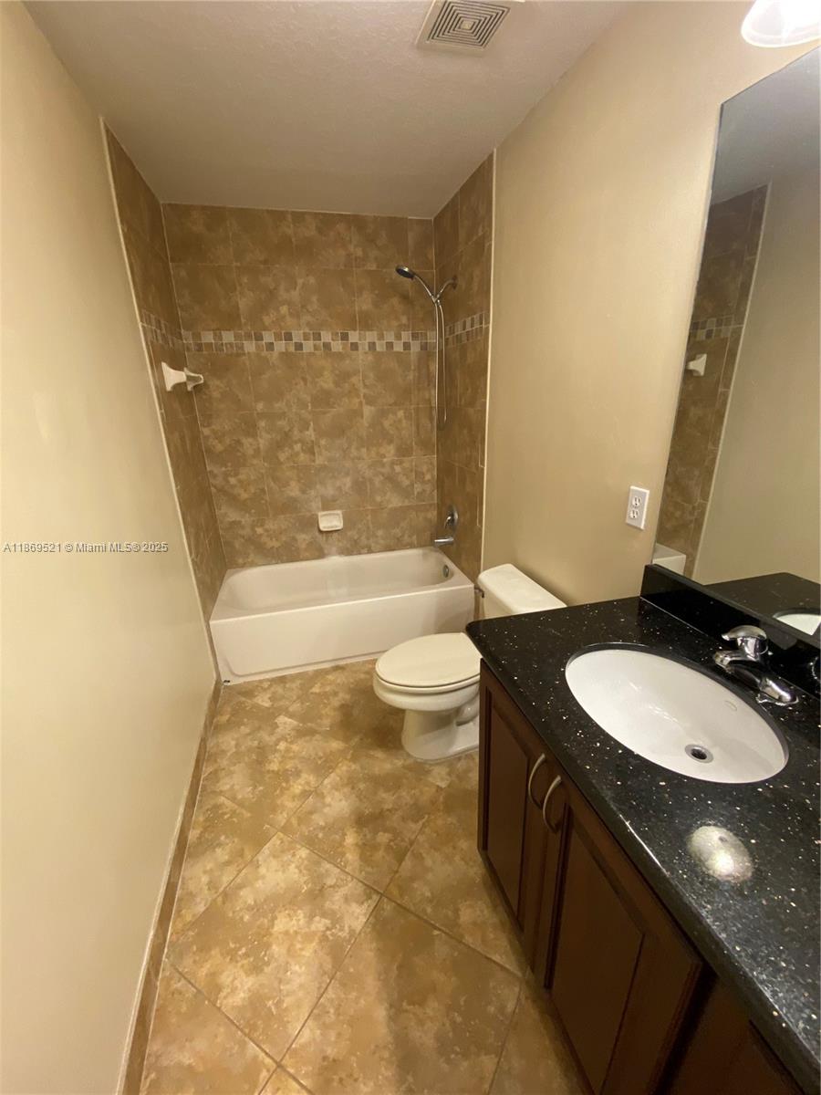 ROYAL WOODS CONDOMINIUM - Residential